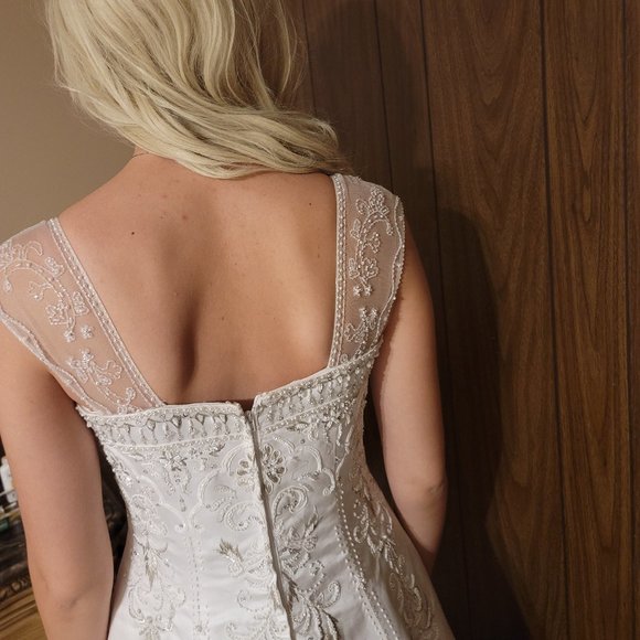 Wedding Dress David's Bridal Mary's Size S/M White - Picture 10 of 16